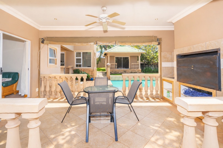 5 Bedroom Property for Sale in Caribbean Beach Club North West